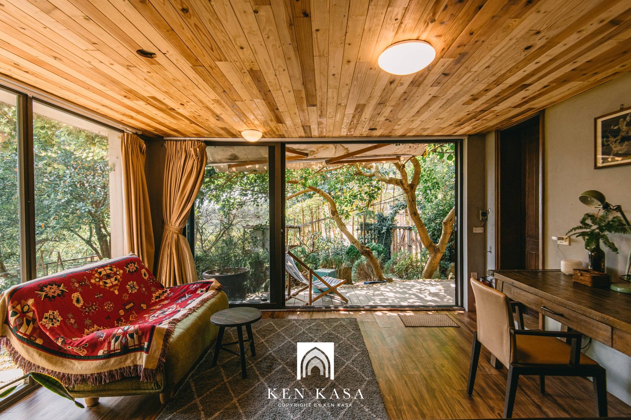 Homestay Nh&agrave; B&ecirc;n Rừng